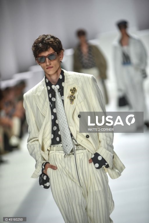 Milão: Desfile da moda Dolce & Gabbana