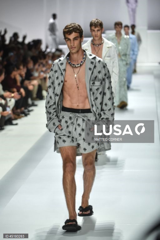 Milão: Desfile da moda Dolce & Gabbana