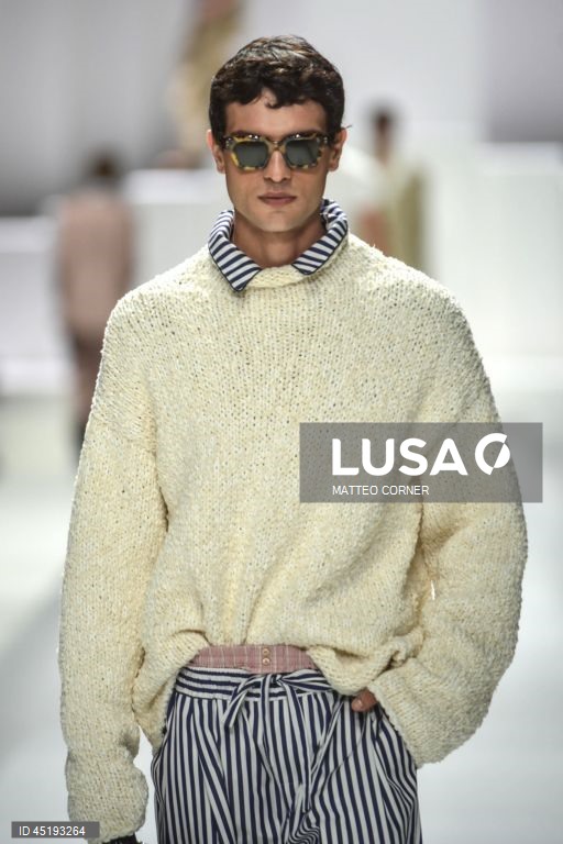 Milão: Desfile da moda Dolce & Gabbana