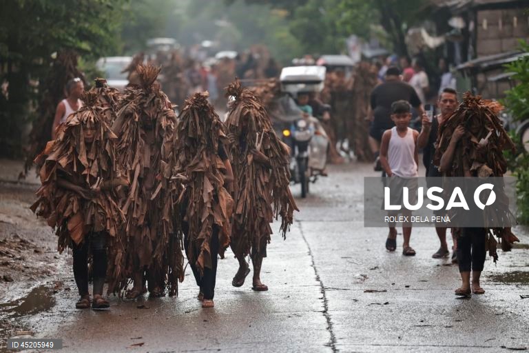 Filipinas: O Festival do Povo da Lama marca o dia da festa de São João Batista