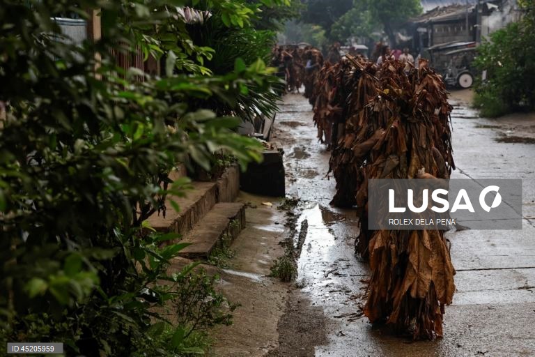 Filipinas: O Festival do Povo da Lama marca o dia da festa de São João Batista