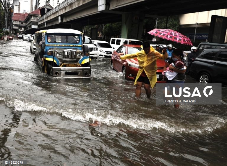 Filipinas: inundações em Manila provocadas por uma perturbação meteorológica