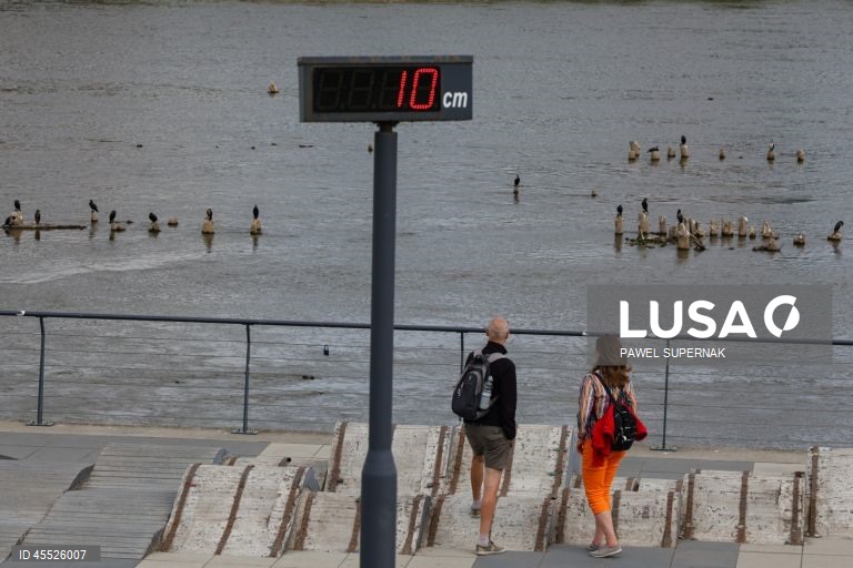 Polónia: nível baixo da água do rio Vístula devido à seca prolongada