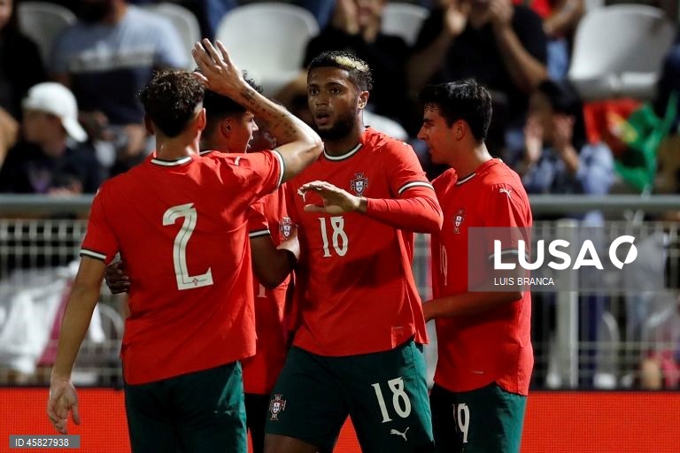 A seleção portuguesa conservou hoje a liderança do Grupo B de apuramento para o europeu de futebol de sub-21, ao vencer 3-0 na receção à Bulgária, em jogo disputado em Portimão.