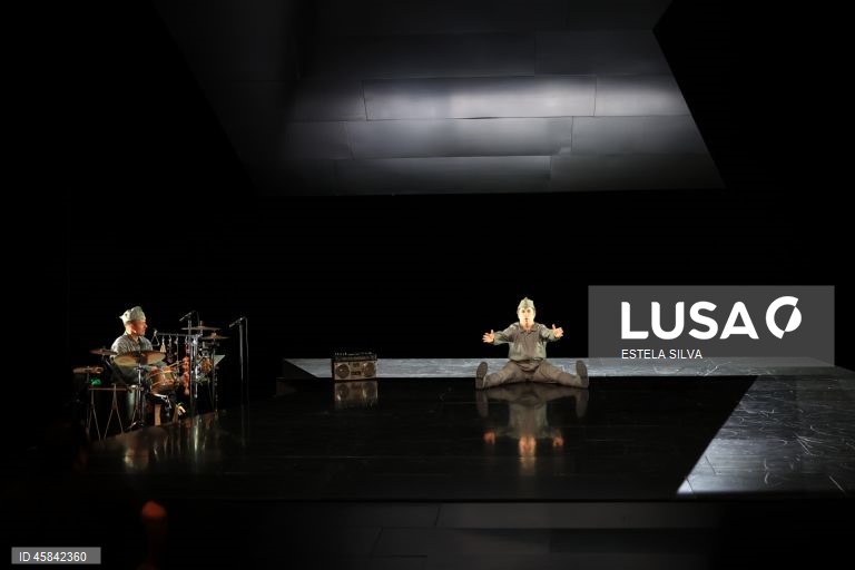 Teatro: Ensaio de imprensa de “al mada nada” de Ricardo Pais