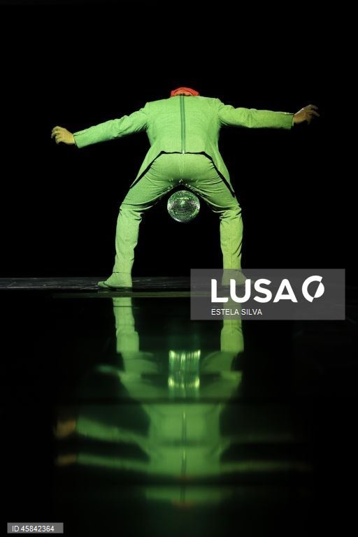 Teatro: Ensaio de imprensa de “al mada nada” de Ricardo Pais