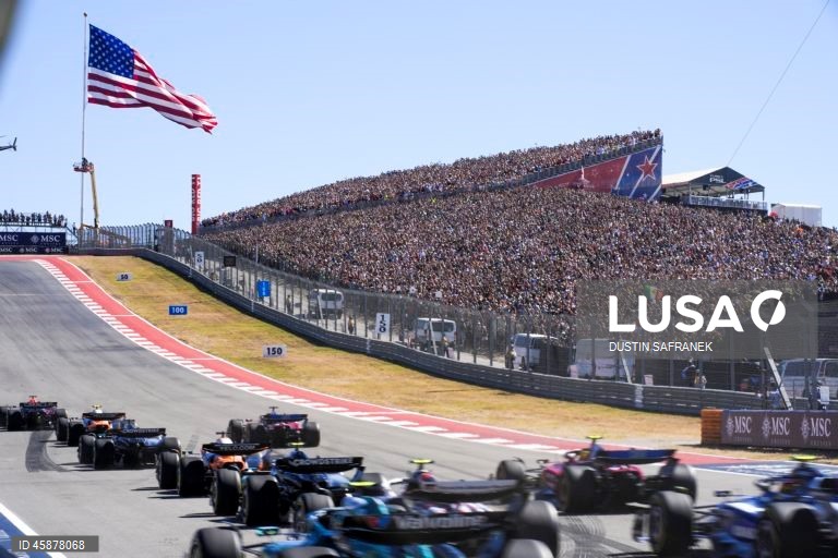 O piloto neerlandês Max Verstappen (Red Bull) venceu hoje o Grande Prémio dos Estados Unidos de Fórmula 1, 19.ª ronda da temporada, e recuperou pontos para os rivais.