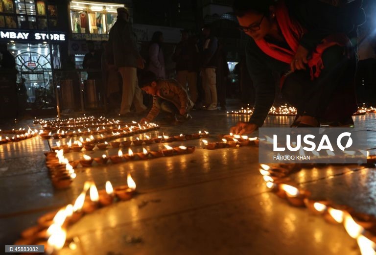 Celebrações do Diwali em Srinagar

