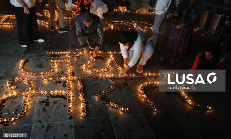 Celebrações do Diwali em Srinagar
