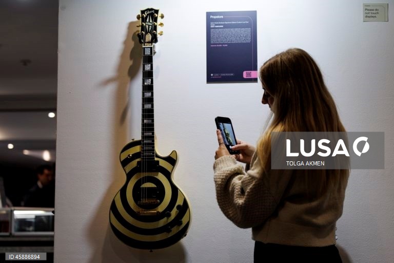  leilão de memorabilia musical da Propstore Auction House em Londres