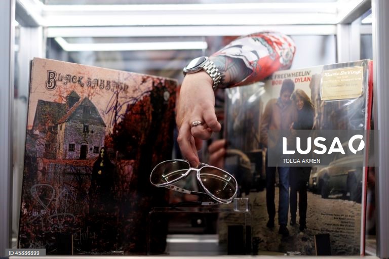  leilão de memorabilia musical da Propstore Auction House em Londres