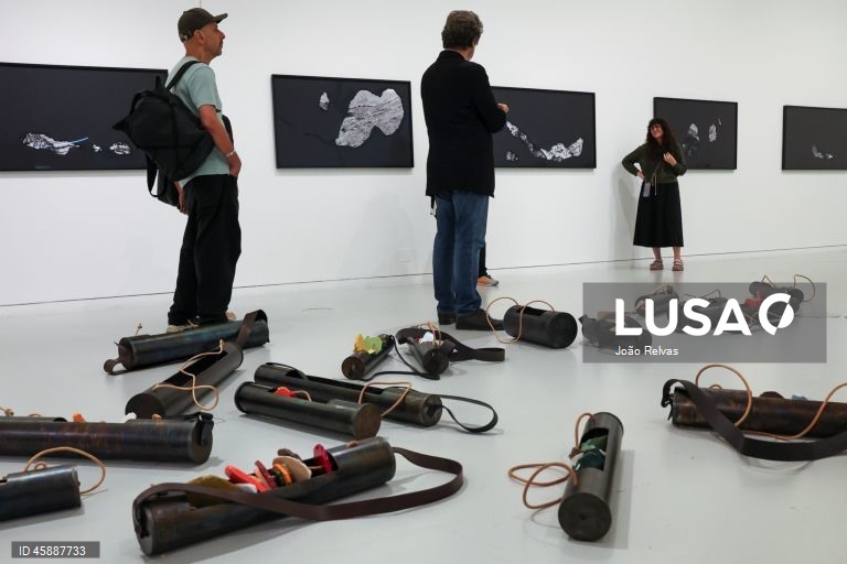 Visita de imprensa à exposição “Notre Feu”, de Isabelle Ferreira que é inaugurada ao público no próximo dia 22 de outubro, no Museu de Arte, Arquitetura e Tecnologia - MAAT Gallery, em Lisboa, 21 de outubro de 2025. JOÃO RELVAS/LUSA