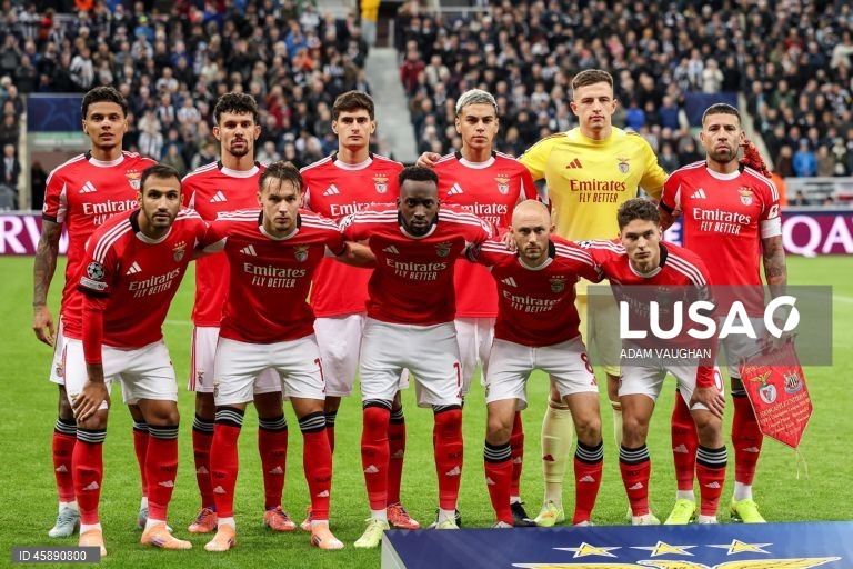 O Benfica foi hoje derrotado na visita aos ingleses do Newcastle, por 3-0, na terceira jornada da fase de liga da Liga dos Campeões de futebol, e continua sem pontuar na prova.