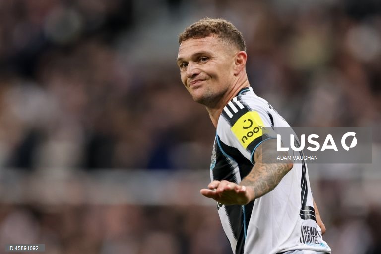 O Benfica foi hoje derrotado na visita aos ingleses do Newcastle, por 3-0, na terceira jornada da fase de liga da Liga dos Campeões de futebol, e continua sem pontuar na prova.