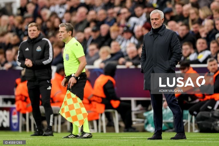O Benfica foi hoje derrotado na visita aos ingleses do Newcastle, por 3-0, na terceira jornada da fase de liga da Liga dos Campeões de futebol, e continua sem pontuar na prova.