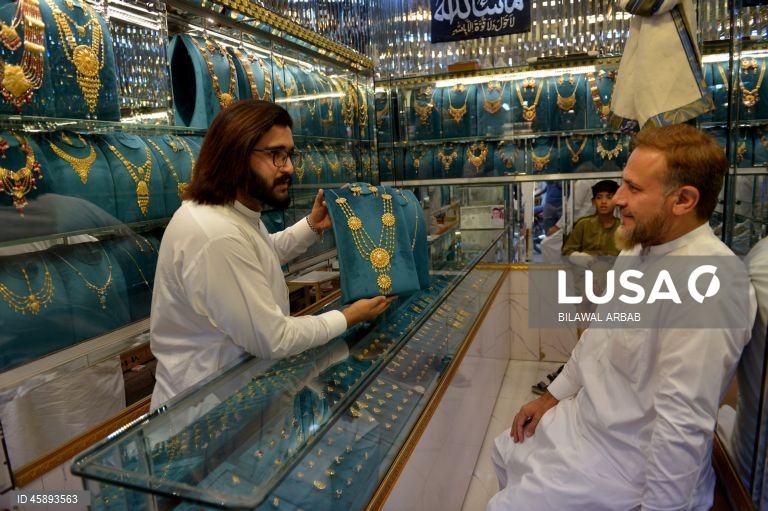 Paquistão: Ourives em Peshawar.