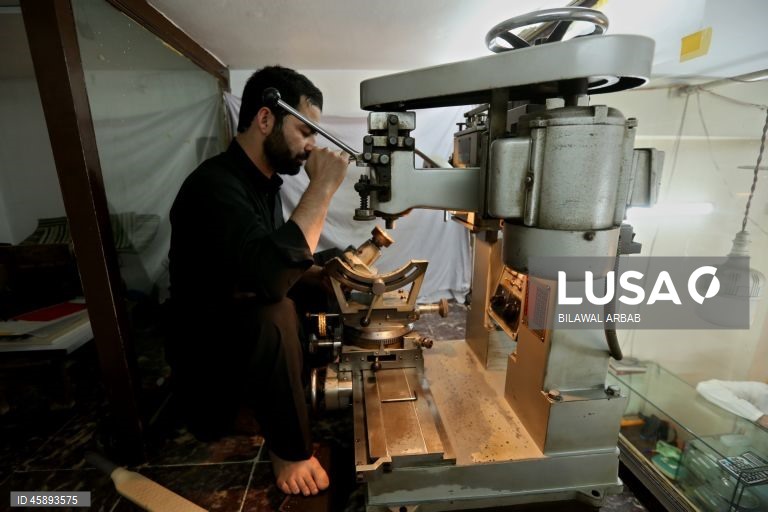 Paquistão: Ourives em Peshawar.