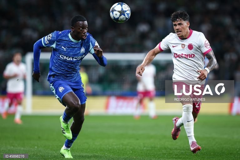 O Sporting venceu ao Marselha, por 2-1, na terceira jornada da fase de liga da Liga dos Campeões de futebol, numa partida em que os anfitriões deram a volta ao resultado com os franceses reduzidos a 10.
