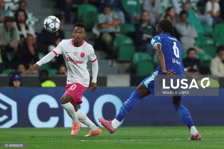 O Sporting venceu ao Marselha, por 2-1, na terceira jornada da fase de liga da Liga dos Campeões de futebol, numa partida em que os anfitriões deram a volta ao resultado com os franceses reduzidos a 10.
