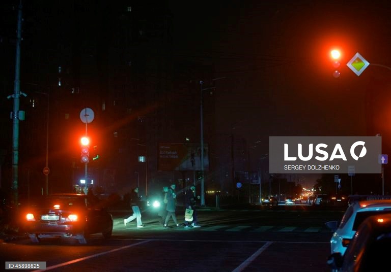 Ucrânia corta eletricidade após bombardeio russo na noite anterior