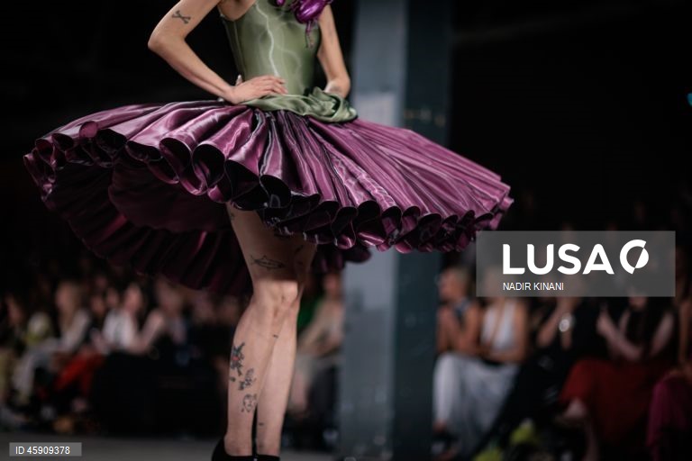 Semana da Moda de Melbourne 2025 - Coleções de alunos