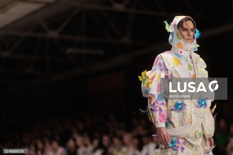 Semana da Moda de Melbourne 2025 - Coleções de alunos