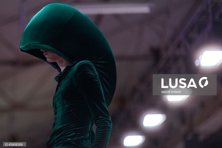 Semana da Moda de Melbourne 2025 - Coleções de alunos