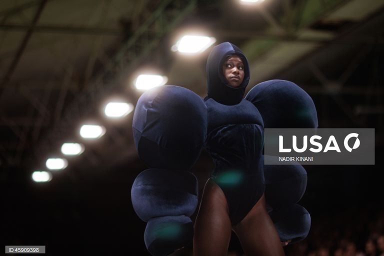 Semana da Moda de Melbourne 2025 - Coleções de alunos