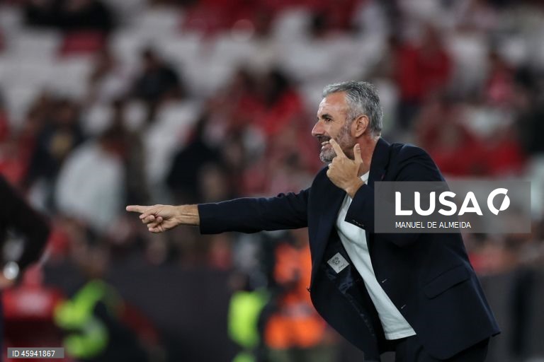 O detentor do título Benfica qualificou-se hoje para a ‘final four’ da edição 2025/26 da Taça da Liga em futebol, ao vencer em casa o Tondela por 3-0, marcando encontro nas meias-finais com o Sporting de Braga.