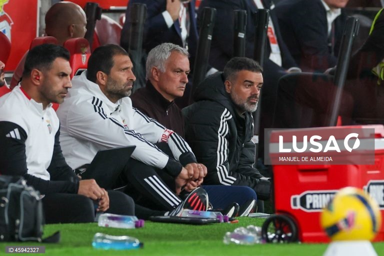 O detentor do título Benfica qualificou-se hoje para a ‘final four’ da edição 2025/26 da Taça da Liga em futebol, ao vencer em casa o Tondela por 3-0, marcando encontro nas meias-finais com o Sporting de Braga.