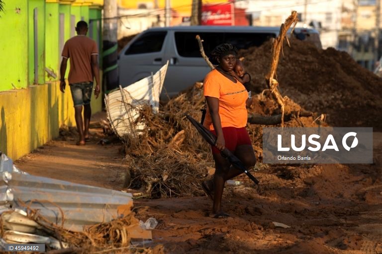 Jamaica: Pelo menos 19 mortos e mais de 70% do país sem energia elétrica após a passagem do furacão Melissa.