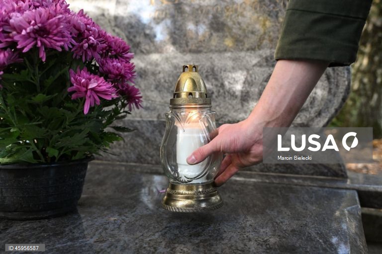 Dia de Todos os Santos na Polónia