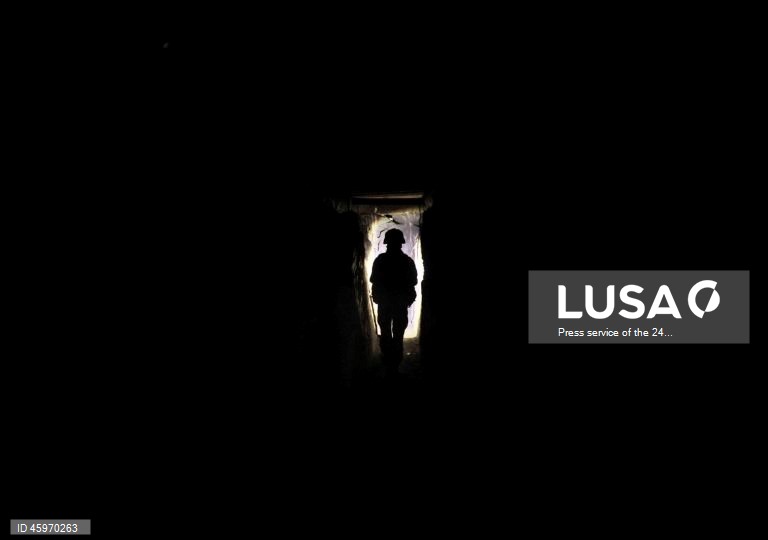 Militares da 24ª Brigada Mecanizada, batizada em homenagem ao rei Danylo, nas posições da linha de frente perto de Chasiv Yar, na Ucrânia. As tropas russas entraram no território ucraniano em 24 de fevereiro de 2022, dando início a um conflito que provocou destruição e uma crise humanitária.