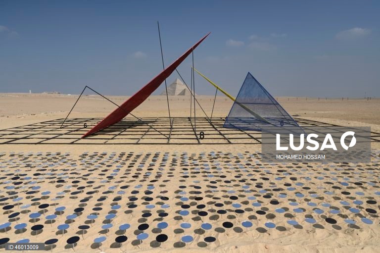 Egito: Exposição de arte contemporânea "Forever Is Now" 2025.