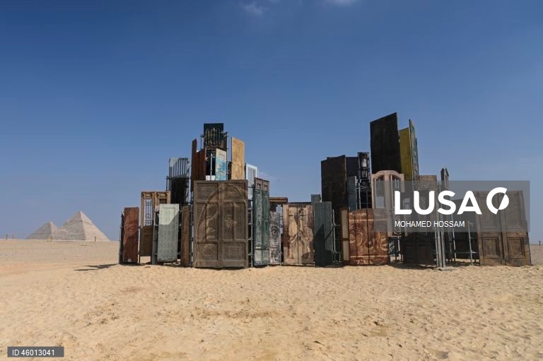 Egito: Exposição de arte contemporânea "Forever Is Now" 2025.