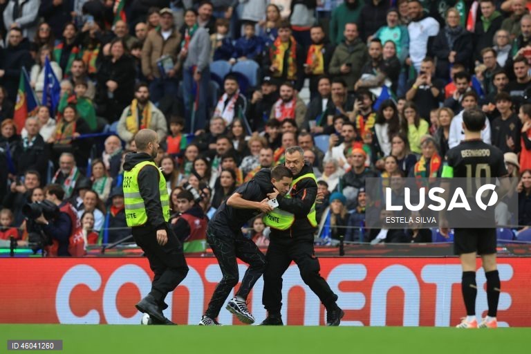 A seleção portuguesa de futebol assegurou hoje a nona presença num Campeonato do Mundo, ao golear por 9-1 a Arménia, na sexta e última jornada do Grupo F da qualificação europeia, no Estádio do Dragão, no Porto.