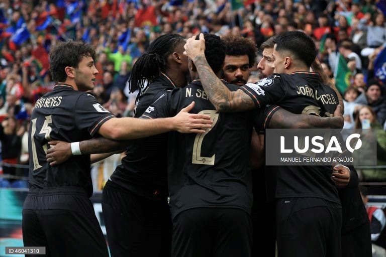 A seleção portuguesa de futebol assegurou hoje a nona presença num Campeonato do Mundo, ao golear por 9-1 a Arménia, na sexta e última jornada do Grupo F da qualificação europeia, no Estádio do Dragão, no Porto.