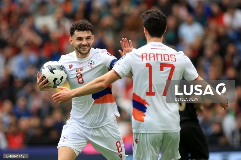 A seleção portuguesa de futebol assegurou hoje a nona presença num Campeonato do Mundo, ao golear por 9-1 a Arménia, na sexta e última jornada do Grupo F da qualificação europeia, no Estádio do Dragão, no Porto.