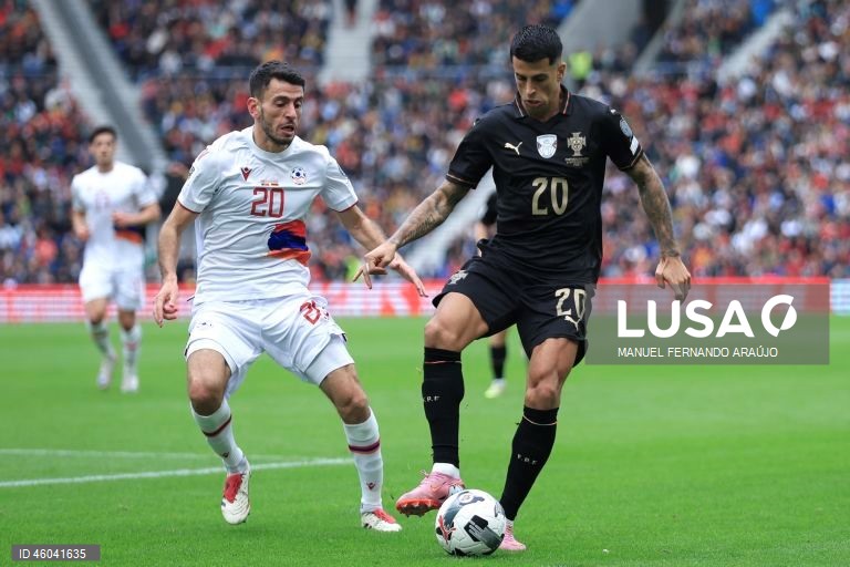 A seleção portuguesa de futebol assegurou hoje a nona presença num Campeonato do Mundo, ao golear por 9-1 a Arménia, na sexta e última jornada do Grupo F da qualificação europeia, no Estádio do Dragão, no Porto.