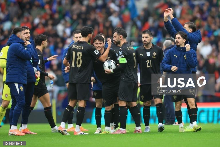 A seleção portuguesa de futebol assegurou hoje a nona presença num Campeonato do Mundo, ao golear por 9-1 a Arménia, na sexta e última jornada do Grupo F da qualificação europeia, no Estádio do Dragão, no Porto.