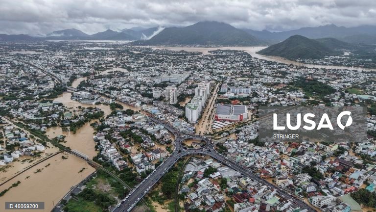 Vietname: Dezenas de mortos após chuvas torrenciais e inundações