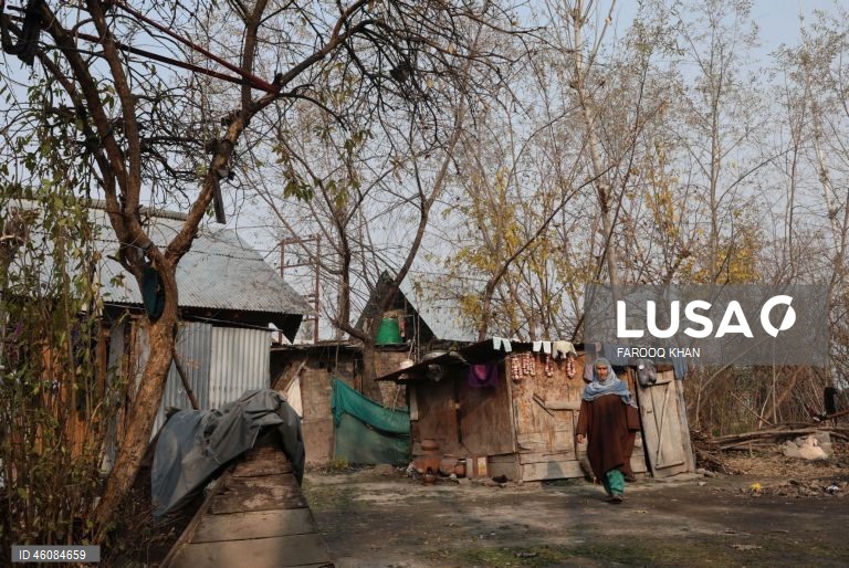 Índia: Mercado de rua em Srinagar na Caxemira indiana