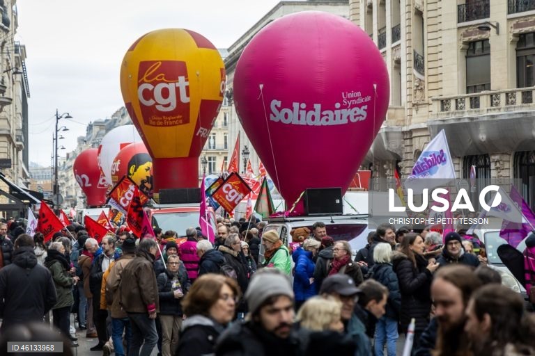 Paris: Sindicatos franceses protestam contra a preparação do orçamento do governo