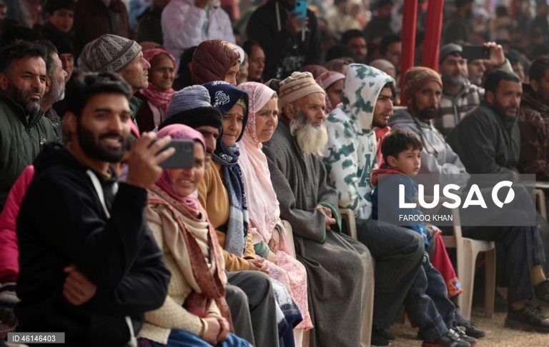 Desfile de formatura do exército indiano em Srinagar