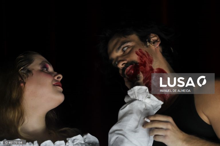 Teatro: Ensaio de imprensa da peça “Prometo-me Moderna”