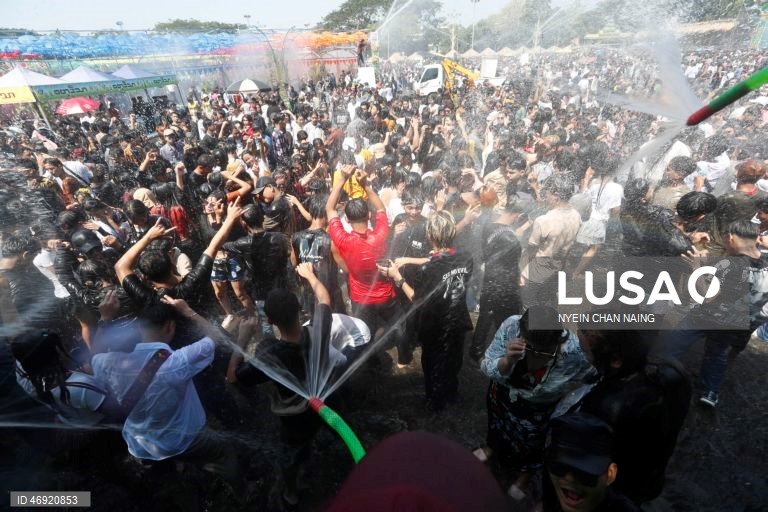 Myanmar: Festival da Água em Yangon