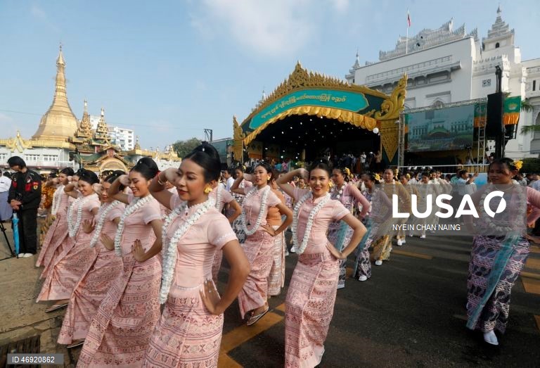 Myanmar: Festival da Água em Yangon
