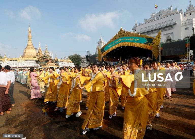 Myanmar: Festival da Água em Yangon