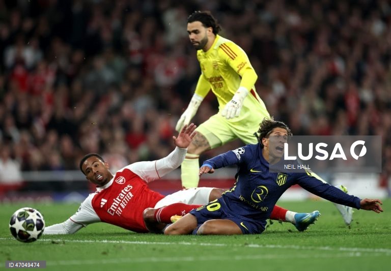 Um golo de Bukayo Saka foi o suficiente para o Arsenal levar hoje de vencida o Atlético de Madrid por 1-0, assegurando assim a presença dos londrinos na final da Liga dos Campeões de futebol.
