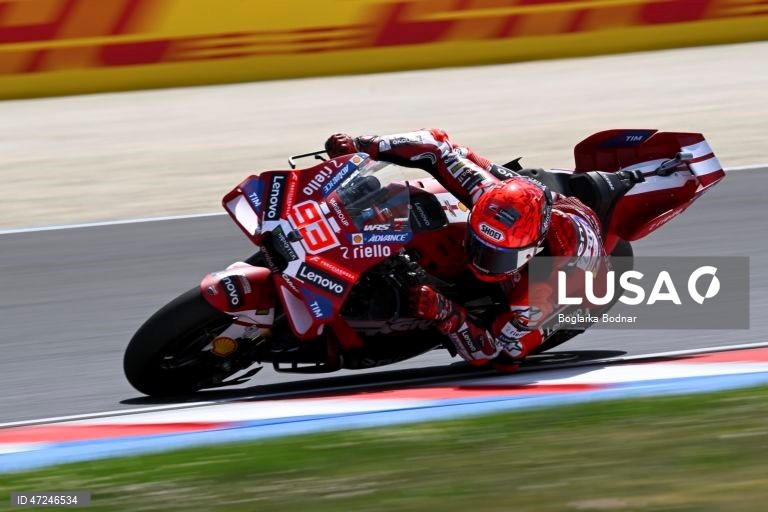 O piloto espanhol Marc Márquez (Ducati) venceu hoje o Grande Prémio da Hungria de MotoGP, oitava ronda da temporada, e aproveitou as desistências dos dois primeiros do campeonato para reentrar a luta pelo título mundial.